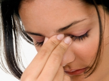 Nas fmeas falta uma protena capaz de amenizar o efeito do hormnio que desencadeia a resposta ao estresse