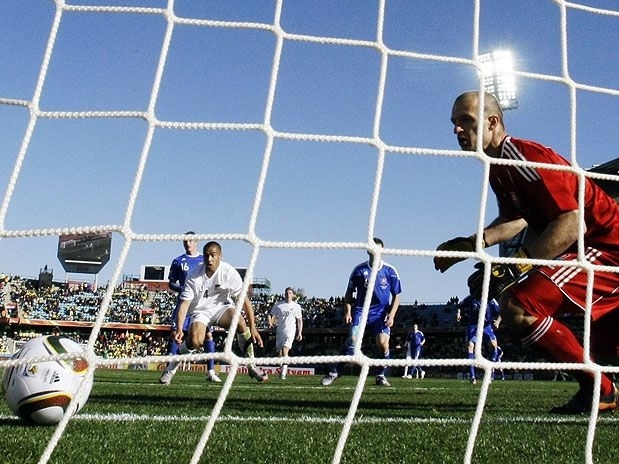 Reid fez gol de empate e Nova Zel�ndia arrancou ponto no fim