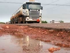 Atual malha viria que corta MT no comporta mais o volume da produo estadual e vai estrangular a economia