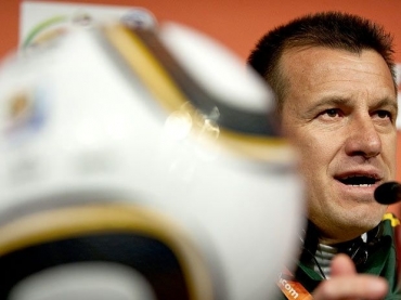 Site da Fifa afirma que Sele��o de 2010 tem a cara do ent�o volante Dunga, campe�o mundial em 1994