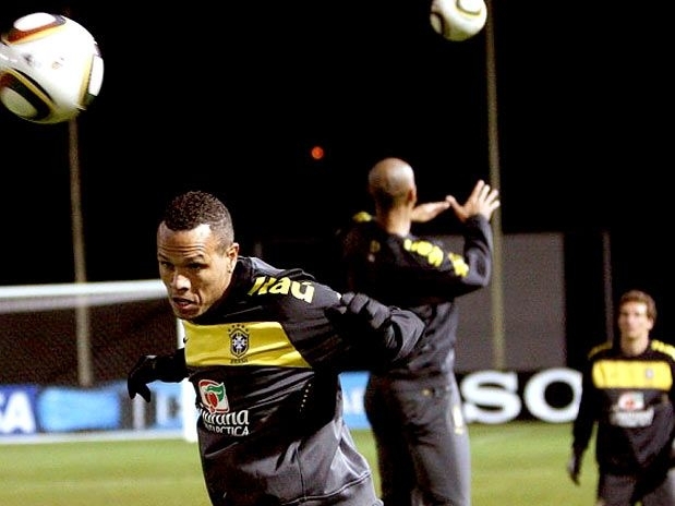 Atacante diz que o importante � ganhar, mesmo jogando feio