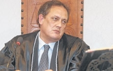 Ramos nega que os atos de demisses sejam motivados por perseguio aos nomeados pelo presidente licenciado, Stbile.