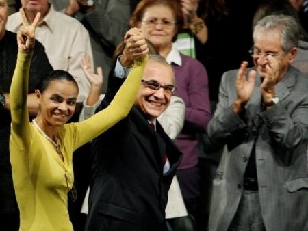 Marina � aclamada ao lado do empres�rio Guilherme Leal, vice na chapa do PV
