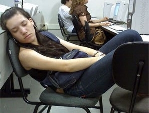 Pessoas que dormem com barulhos tendem a ter ins�nia ou sonol�ncia durante v�rios momento do dia