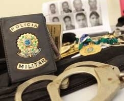 Na semana passada, pol�cia localizou apetrechos �oficiais� usados pelo grupo em assaltos 