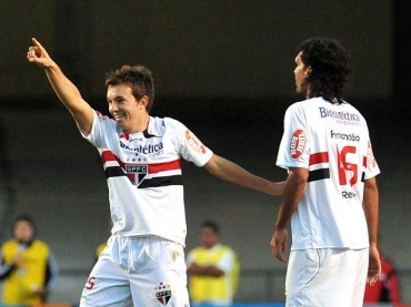 Atacante s�o-paulino marcou seis gols diante do Gr�mio nos �ltimas tr�s encontros