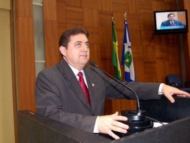 Deputado Sebasti�o Rezende, que mant�m escrit�rio dentro do Grande Templo, espera a reelei��o neste ano