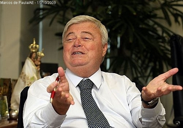 No vai ser adiado, disse, categrico, ao sair de um restaurante em Johannesburgo