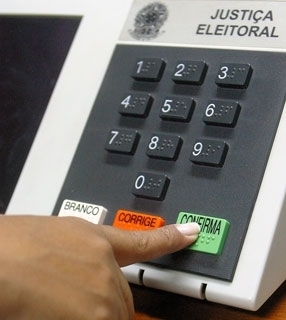 TSE divulgar� rela��o de pol�ticos com multas