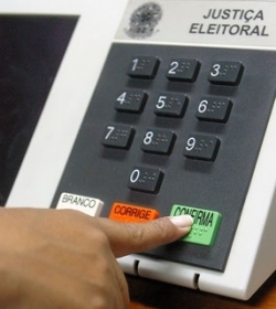 TSE divulgar� rela��o de pol�ticos com multas