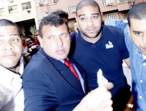 Jogador Adriano  investigado pela polcia por suposta associao ao trfico de drogas