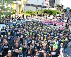 Muitos que escolheram via para acessar a cidade, prximo ao horrio de almoo, se irritaram com congestionamento