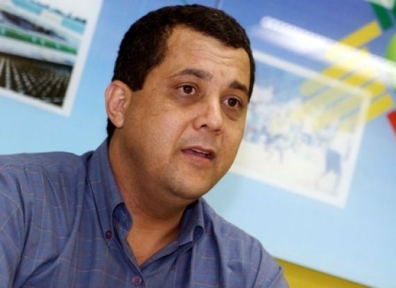 No PMDB, o ex-secret�rio Baiano Filho corre por fora e enfrenta briga com Tet� Bezerra por cadeira na Assembleia