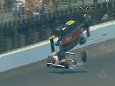 Piloto sofre acidente impressionante na Frmula Indy