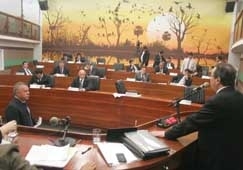 Primeira sesso aps o recesso parlamentar acabou encerrada antes do grande expediente devido  iniciativa dos vereadore
