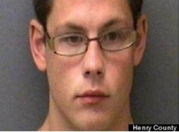 Caleb Cooper enfrenta acusaes de abuso de crianas e confinamento criminoso