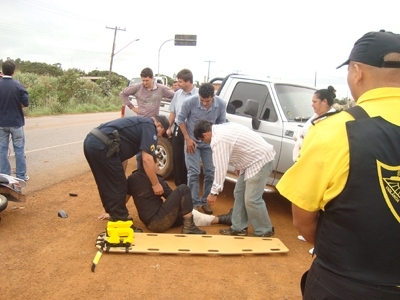 O motorista da caminhonete, Luciano Adlio da Silva, estava com seu filho de 1 ano, Hallef Luam Alex da Silva