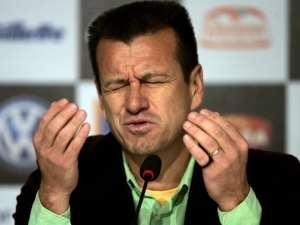 No convocao de Neymar e Ganso deve ter influenciado na queda da popularidade de Dunga