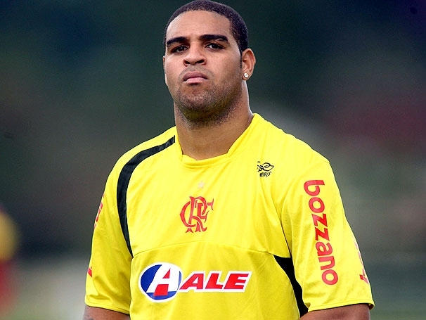 Fim do Imprio: Adriano est fora do Flamengo e com um p no Roma