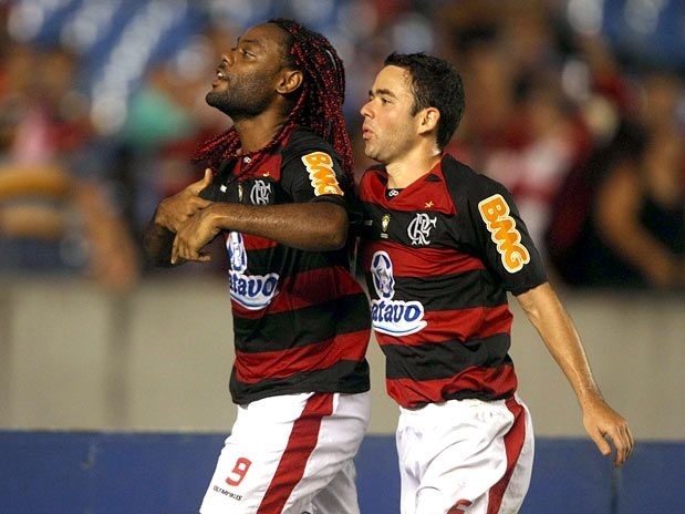 Love comemora gol que inaugurou o placar no Rio