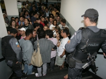 Candidatos protestam no Rio por no encontrarem seus nomes na lista