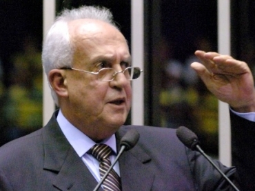 Pr�-candidato ao governo de Pernambuco, Jarbas Vasconcelos, do PMDB, j� declarou que vai apoiar Serra embora seu partido