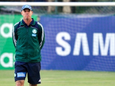 Ant�nio Carlos teria pedido demiss�o do Palmeiras