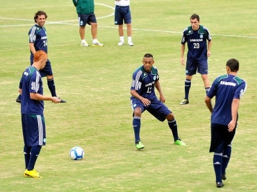 Tcnico negou briga com Robert (foto), mas reconheceu desavenas; caso j est com a diretoria