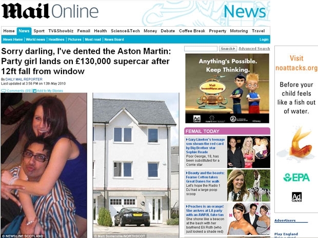 Bates abraa o namorado Jasvir Deo. Na foto ao lado, o carro que serviu de almofada