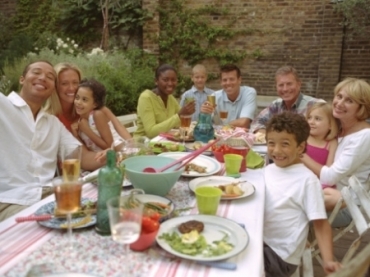 Pesquisa revelou que a melhor hora do dia, para 40% das pessoas,  quando encontram seus entes queridos;