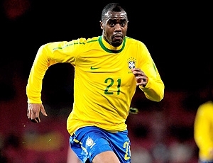 Grafite durante o amistoso contra a Irlanda, em mar�o: atacante deu passe para o gol de Robinho.