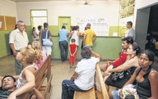 Longa espera termina, muitas vezes, em revolta dos usurios e algumas unidades no tm nem mesmo vigias