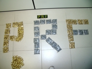 Material estava discriminado como �chumbo para arma de ar comprimido�.