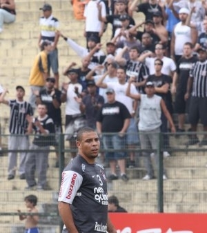 Torcedores protestaram e cantaram que o Brasileiro virou obriga��o