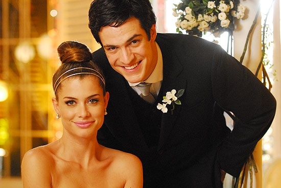 Luciana (Alinne Moraes) e Miguel (Mateus Solano) vo ter casal de gmeos, diz autor