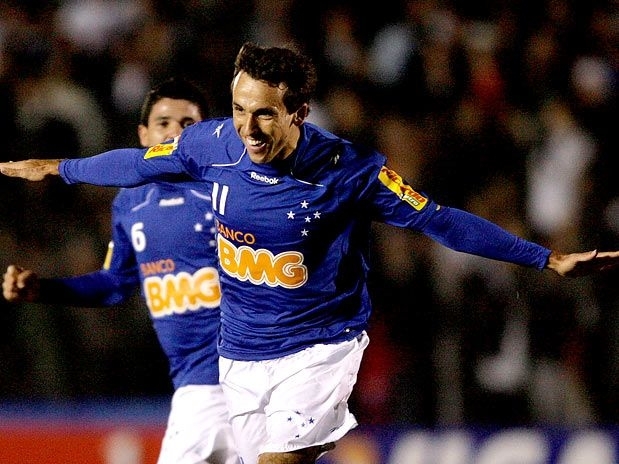 Thiago Ribeiro brilhou novamente e ajudou na classificao do Cruzeiro