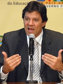 Novo Fies ter parcelas fixas at o final do financiamento, diz Ministro da Educao, Fernando Haddad.