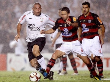 Mano Menezes fez crticas, mas isentou Ronaldo de responsabilidade