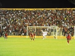Unio comemora o primeiro gol do ttulo conquistado aps 37 anos, diante do aguerrido Operrio