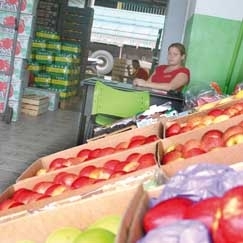Comerciantes dizem no ter negociado com governo e querem local melhor
