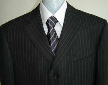 Advogados trabalhistas seguem de terno