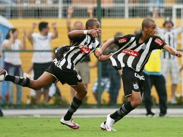 Wesley, com dois gols, � destaque da equipe santista