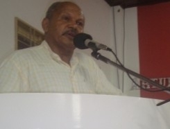 O ex-Prefeito foi chamado a subir  tribuna para se defender e tentar justificar suas falhas, nas quais  reincidente