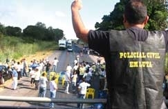 Paralisao foi nacional por piso mnimo em R$ 3,5 mil. 