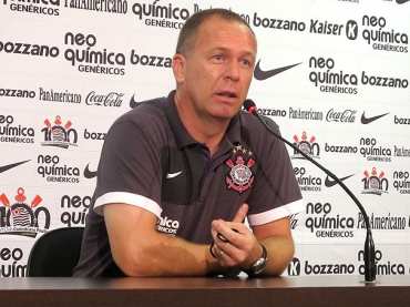 Mano confirma que Ronaldo  viciado em cigarro