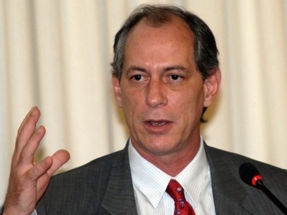 Ciro chegou a admitir que vai abandonar a pol�tica este ano