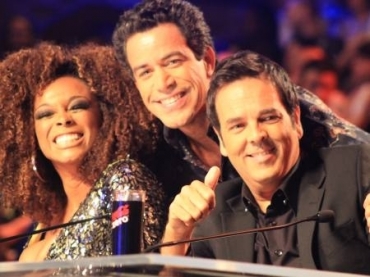 Jurados do �dolos 2010 se estranham durante audi��o do Rio de Janeiro