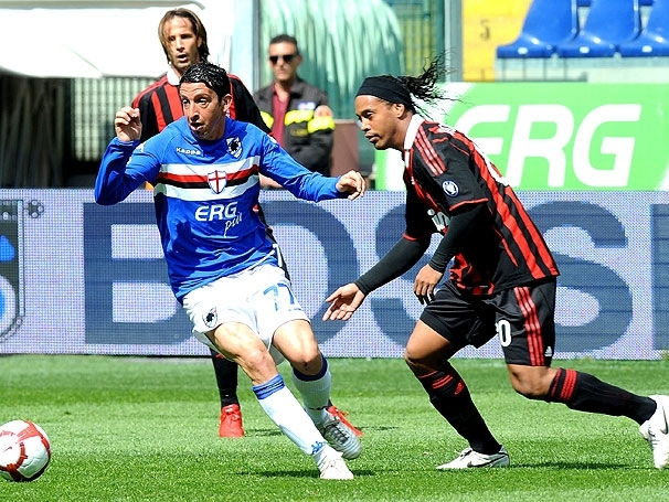 Ronaldinho Gacho em ao pelo Milan