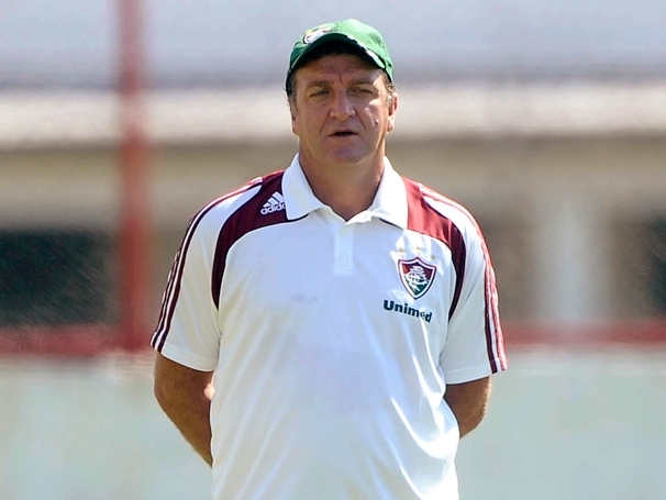 Cuca comanda treinamento na Ilha do Governador na manh desta segunda-feira