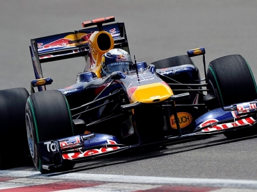 Sebastian Vettel fez uma volta excepcional no fim do treino e conseguiu sua terceira pole na temporada